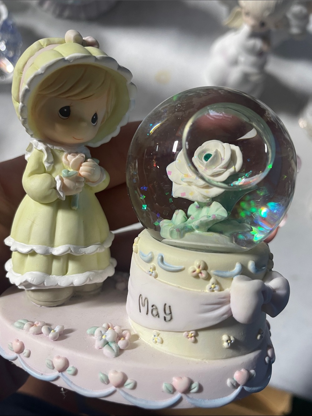 Enesco Precious Moments Figurine Base in White